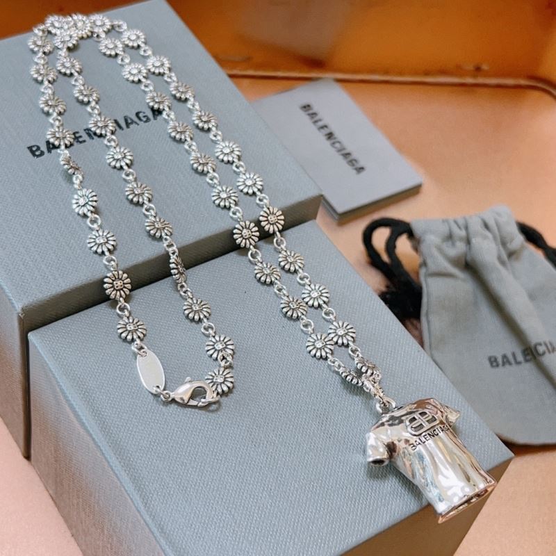 Balenciaga Necklaces - Click Image to Close